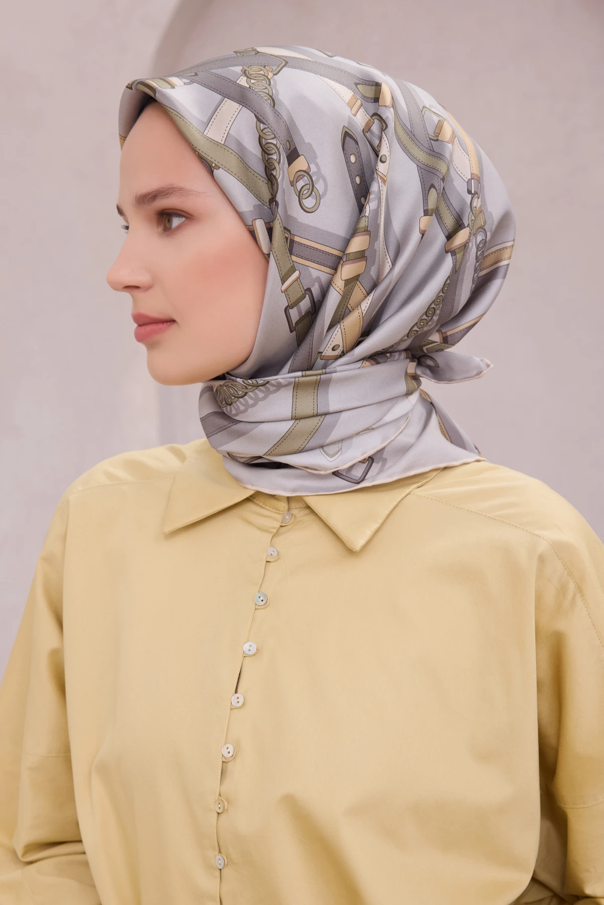 32 Belli Twill İpek Eşarp 4200D