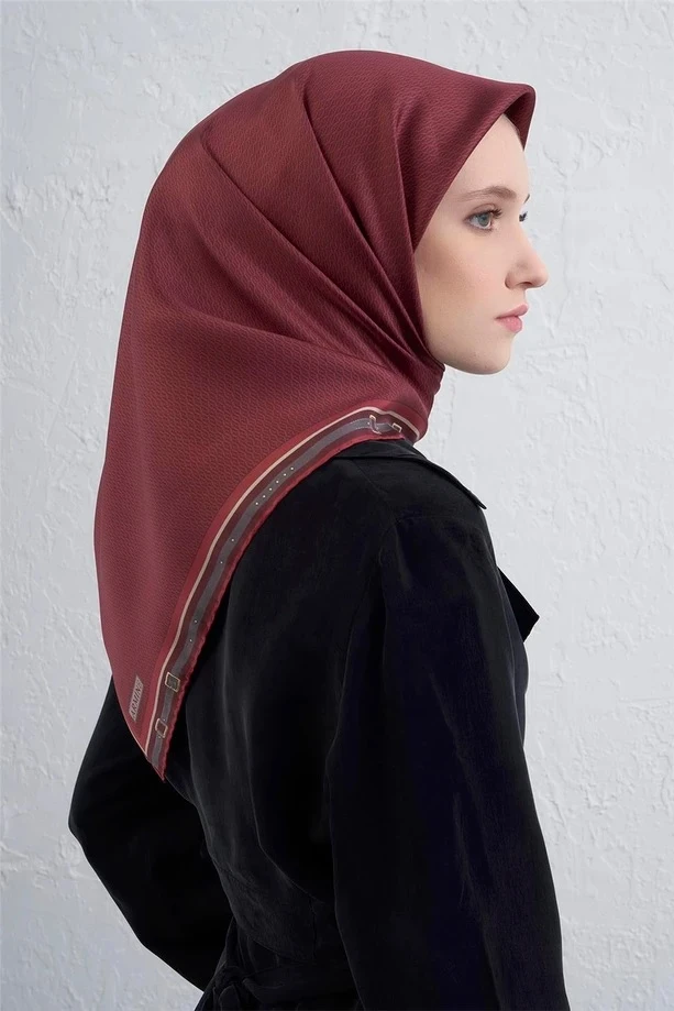 39 Armine Sura İpek Eşarp 9401D