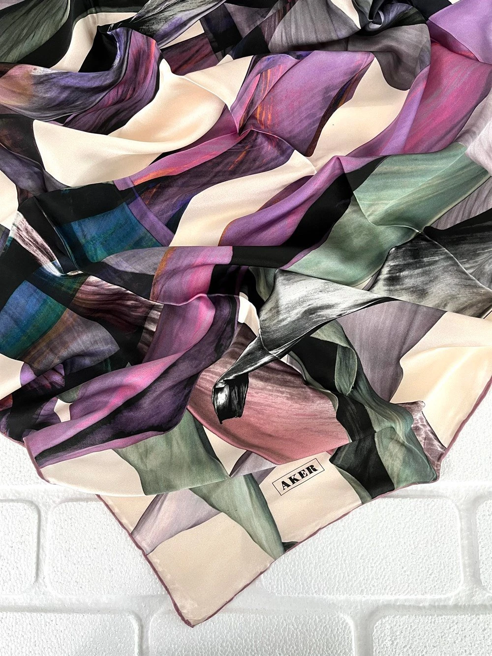 395 Aker Sura İpek Eşarp 6812701