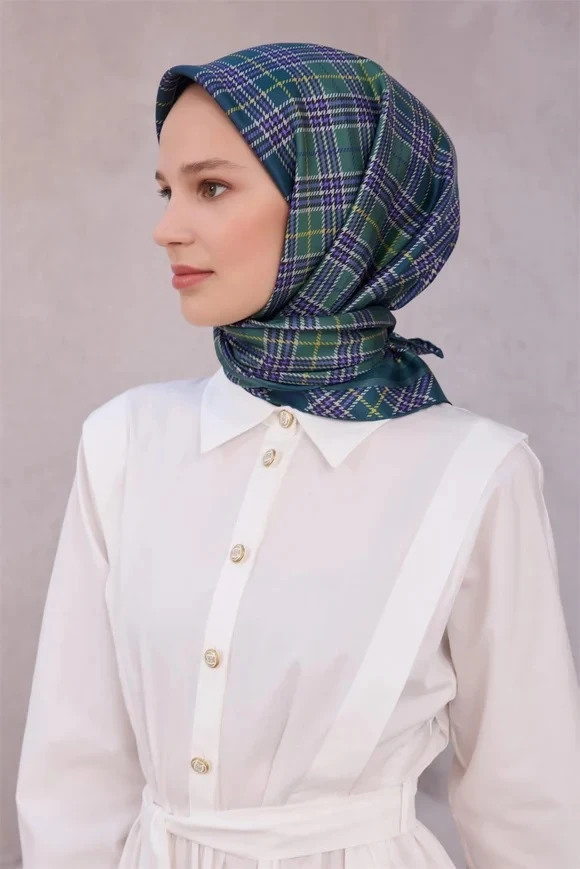 50 Belli Twill İpek Eşarp 4218D