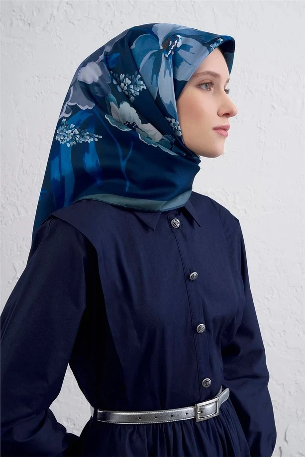 52 Armine Sura İpek Eşarp 9414D