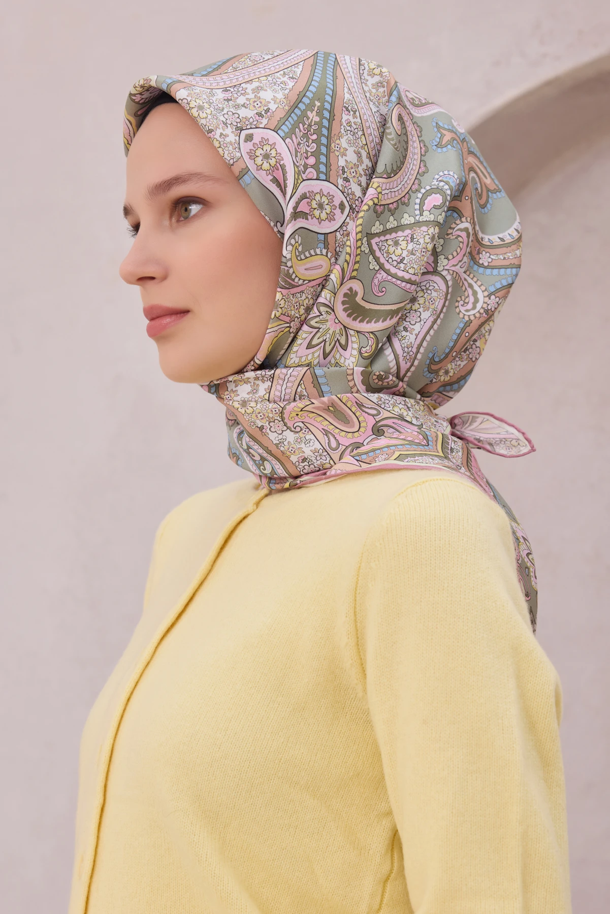 52 Belli Twill İpek Eşarp 4202D