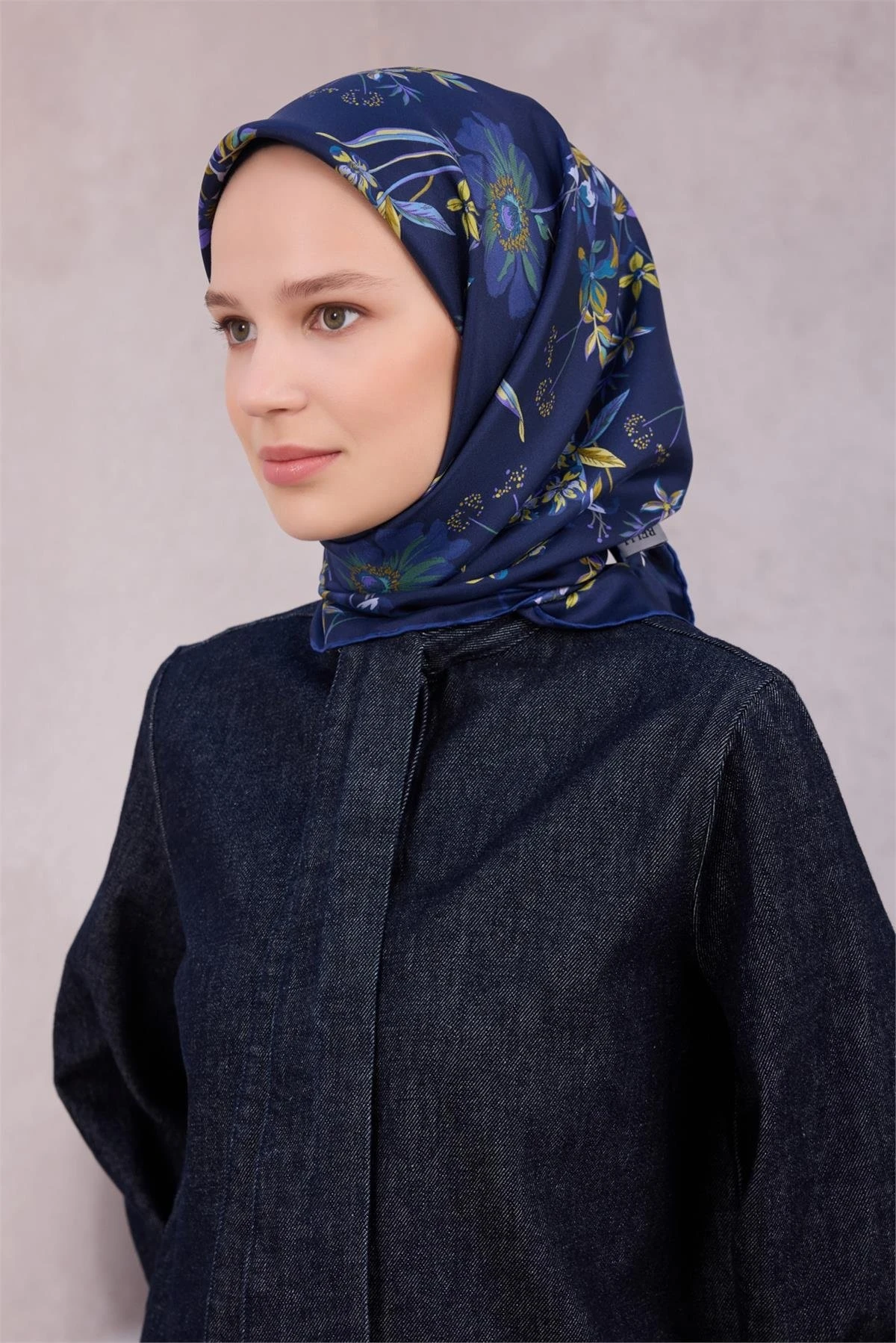 53 Belli Twill İpek Eşarp 4210D