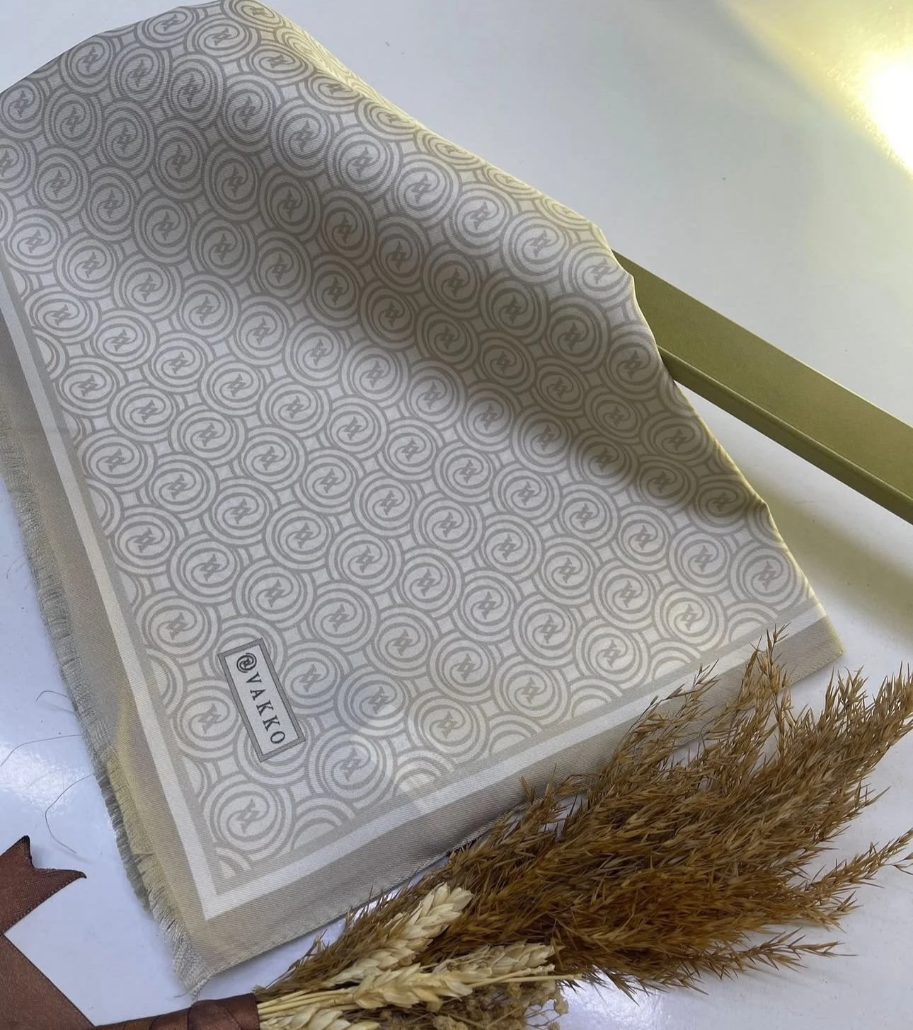 6050 Vakko Yeni Monogram Twill İpek Şal
