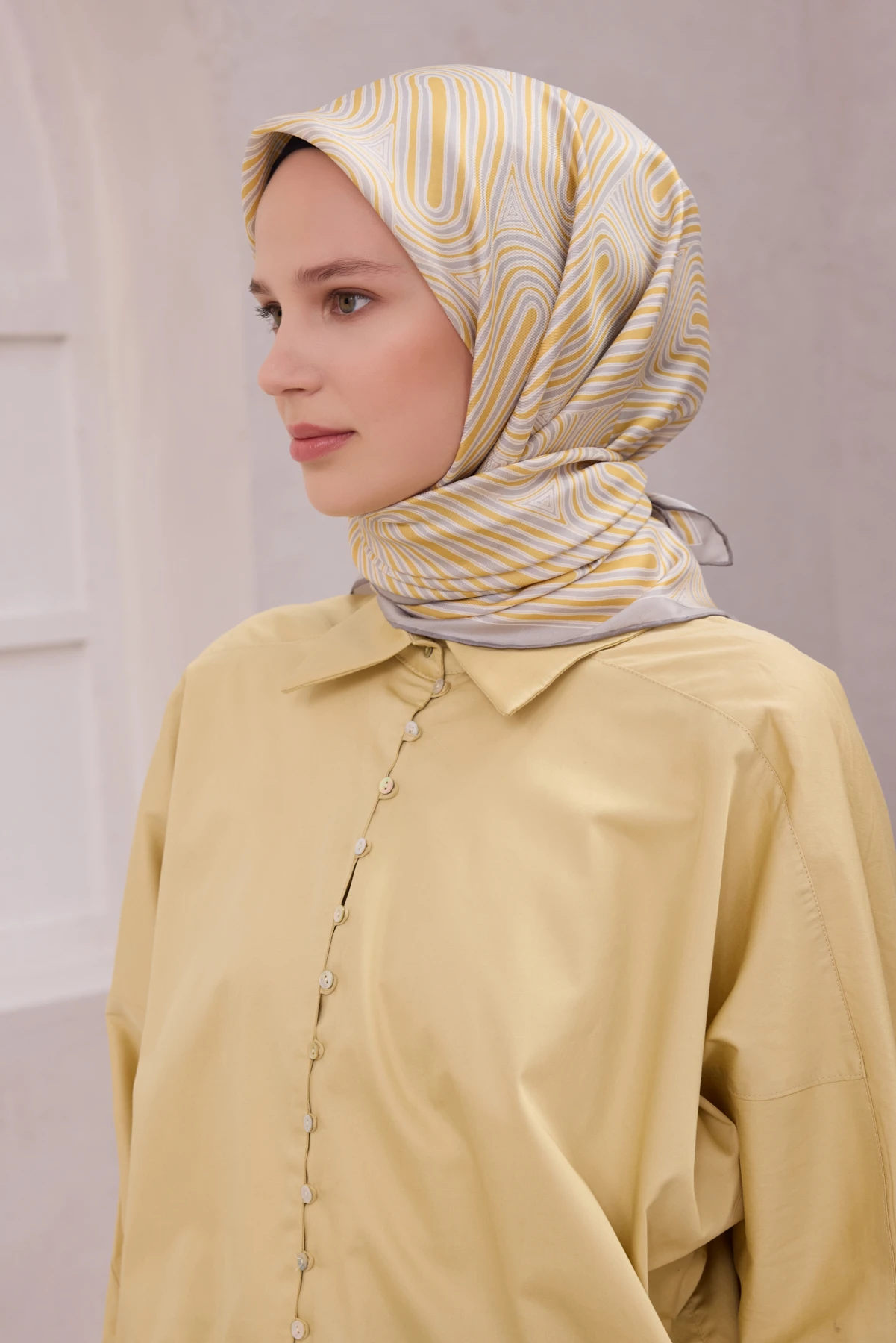 81 Belli Twill İpek Eşarp 4209D