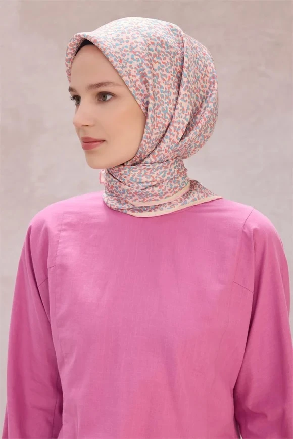 82 Belli Twill İpek Eşarp 4208D