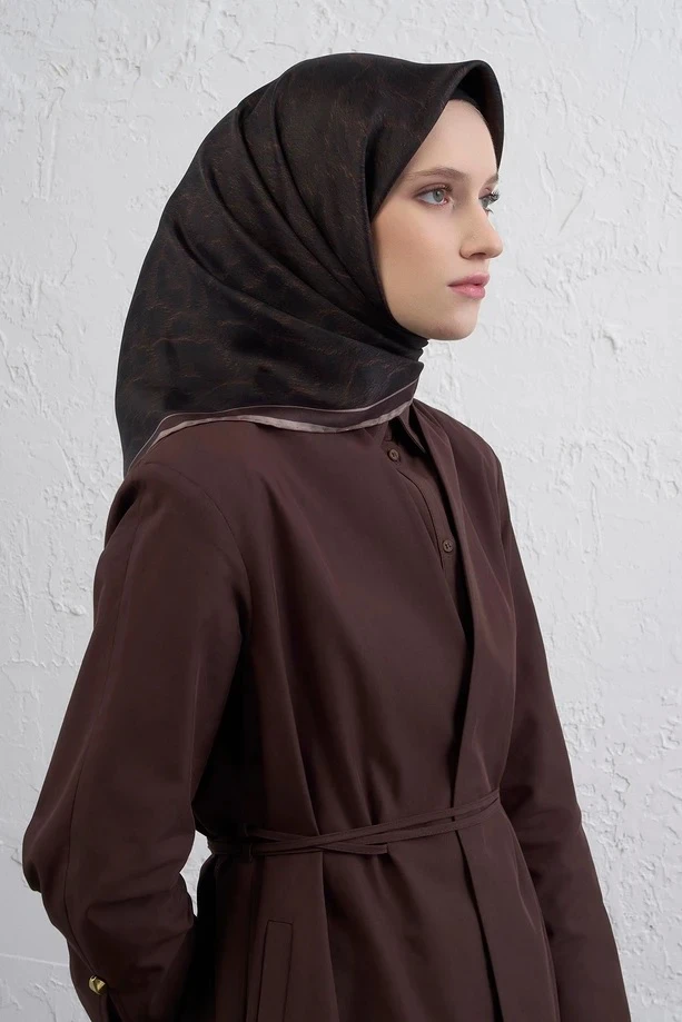 83 Armine Sura İpek Eşarp 9408D