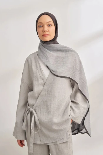 Füme-Gri Armanda Degrade Biyeli Müslin Şal 3359