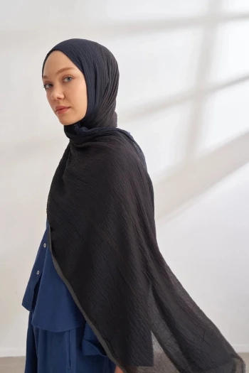 Siyah Lacivert Armanda Degrade Biyeli Müslin Şal 3359