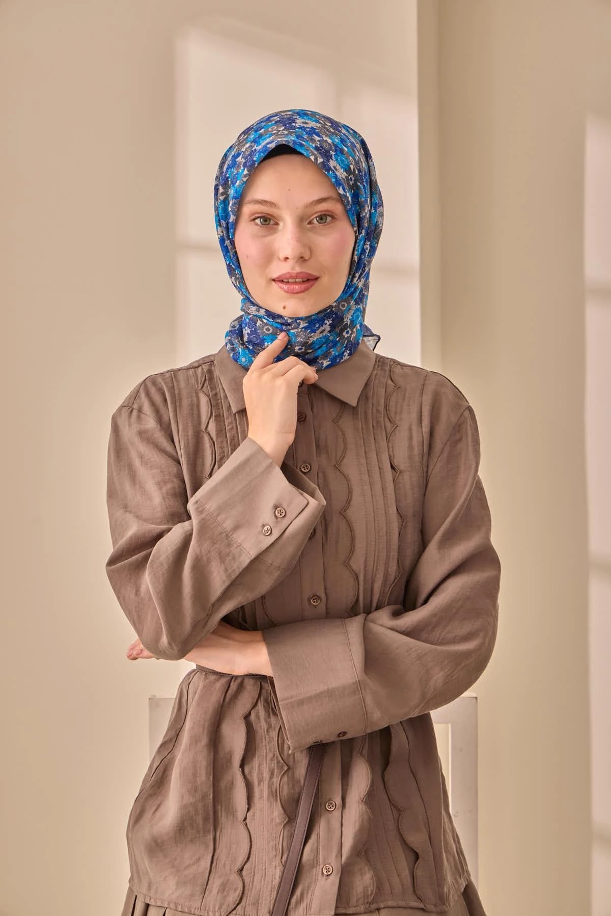 01 Silk Home Kır Çiçekleri Desen Soft Eşarp