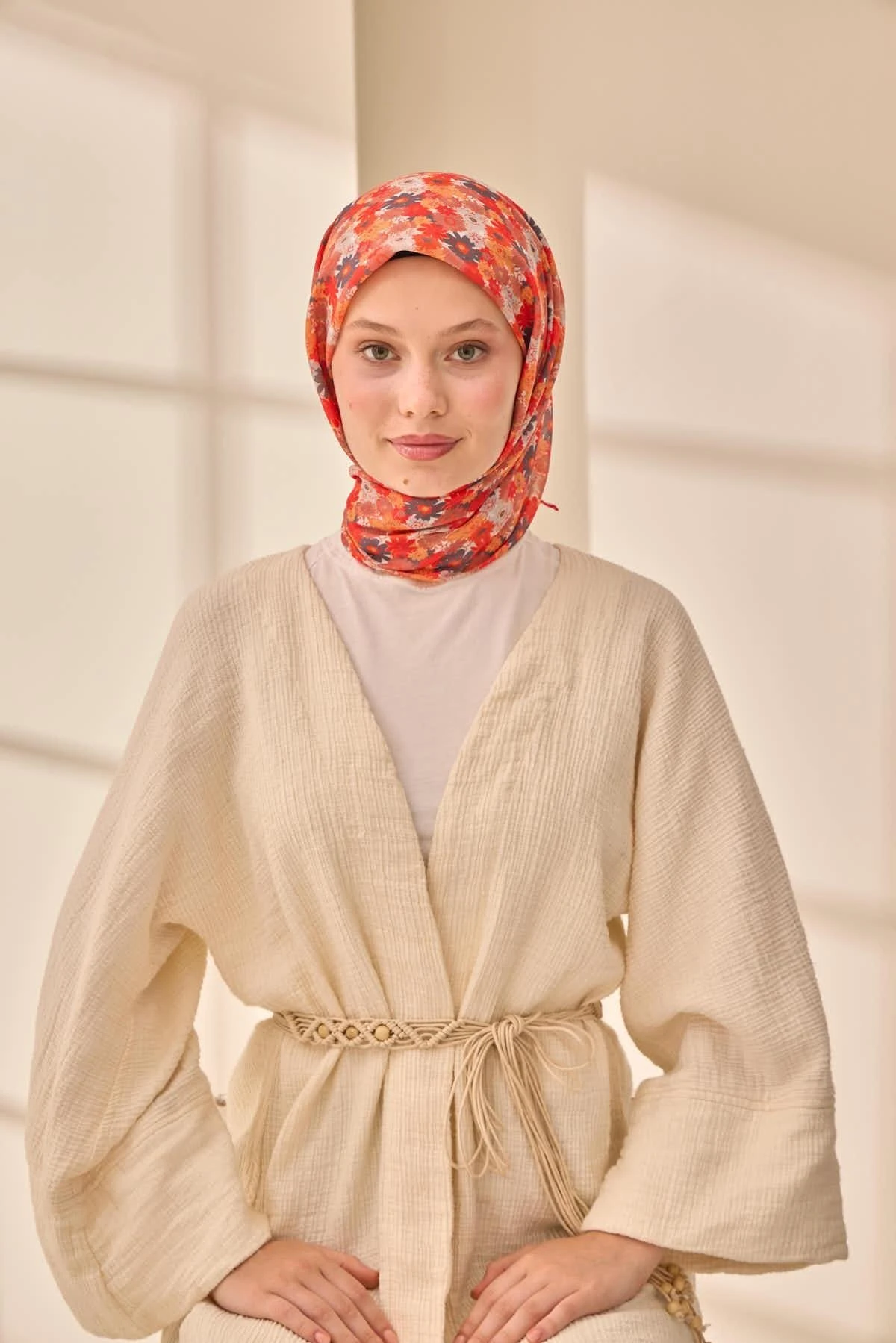 06 Silk Home Kır Çiçekleri Desen Soft Eşarp