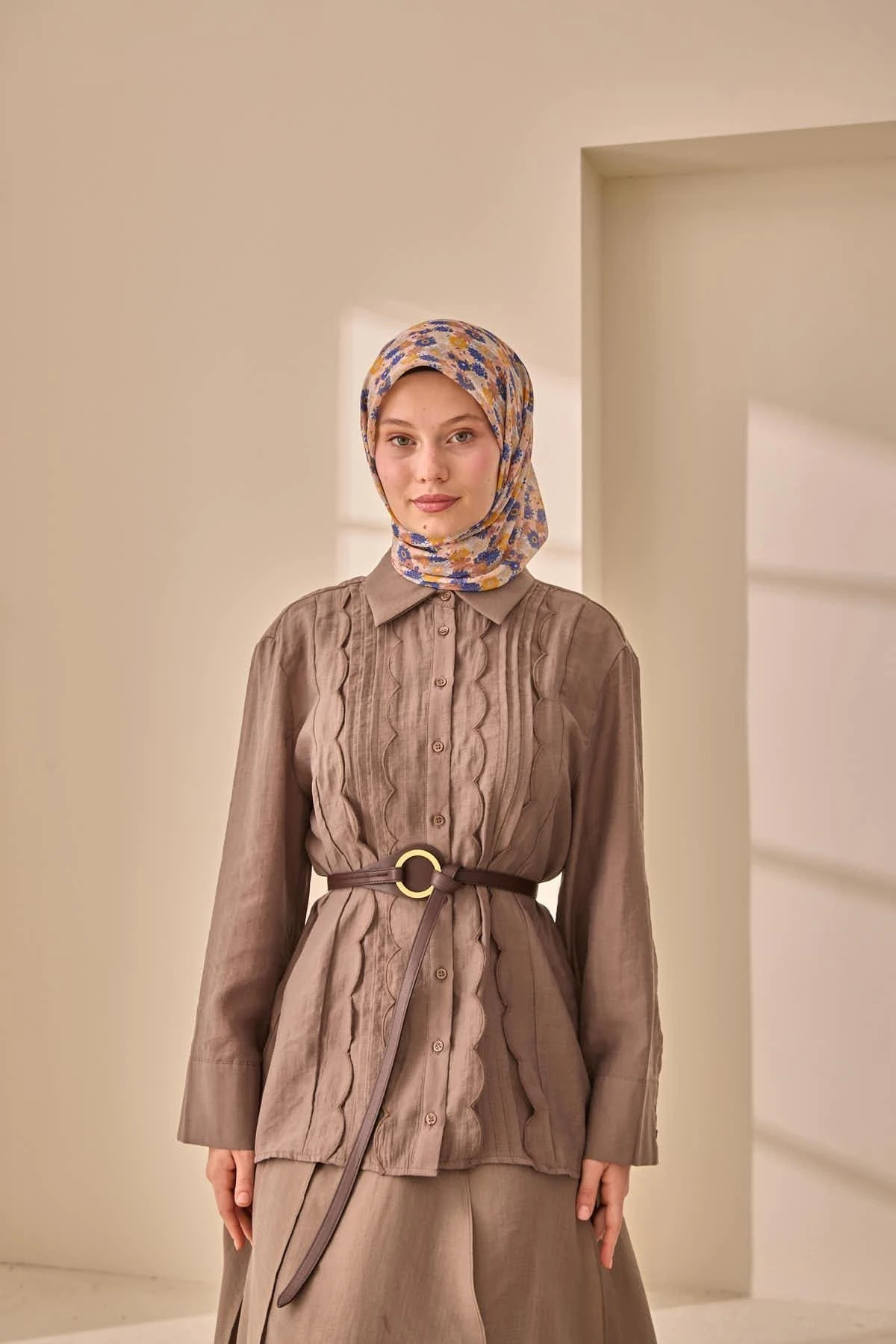 08 Silk Home Kır Çiçekleri Desen Soft Eşarp