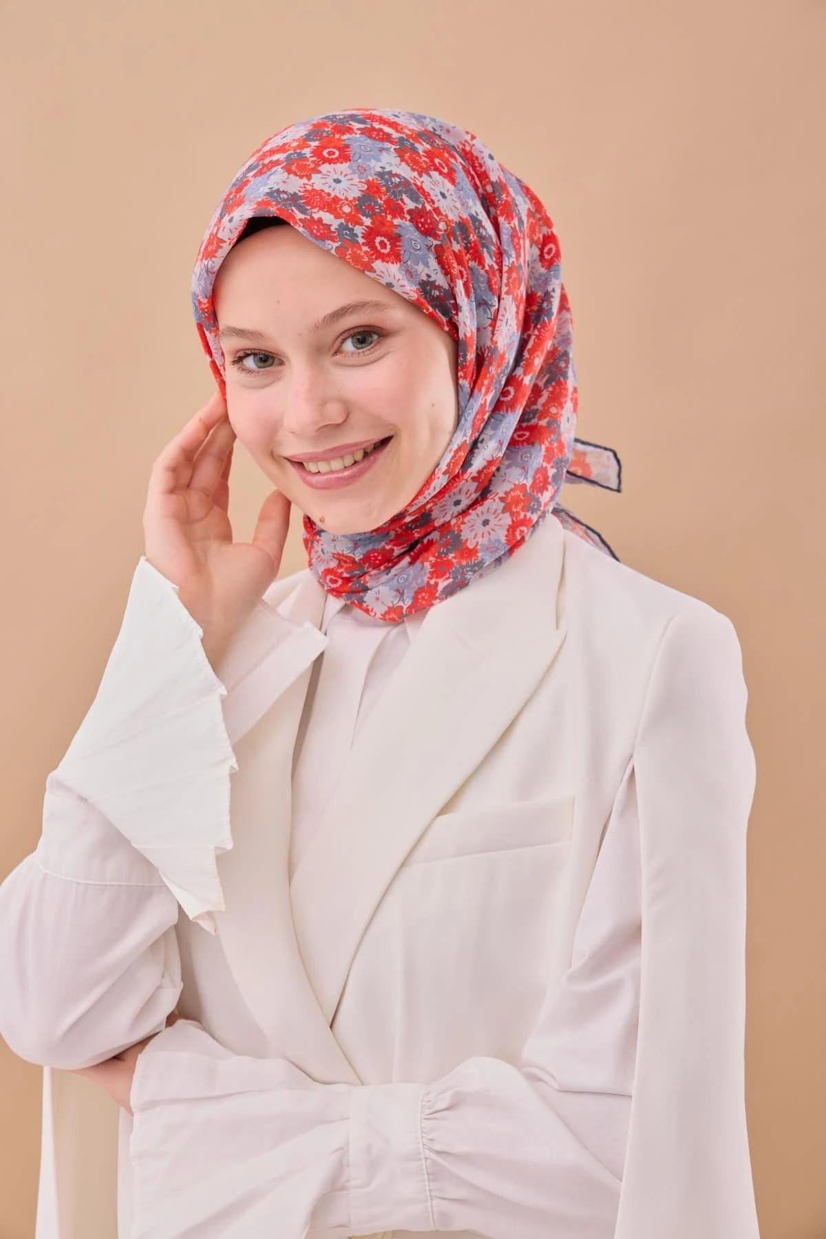 09 Silk Home Kır Çiçekleri Desen Soft Eşarp