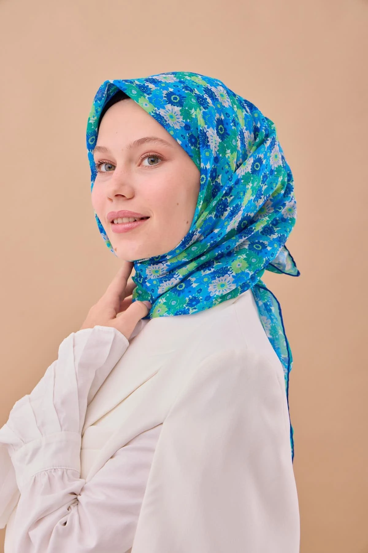 10 Silk Home Kır Çiçekleri Desen Soft Eşarp