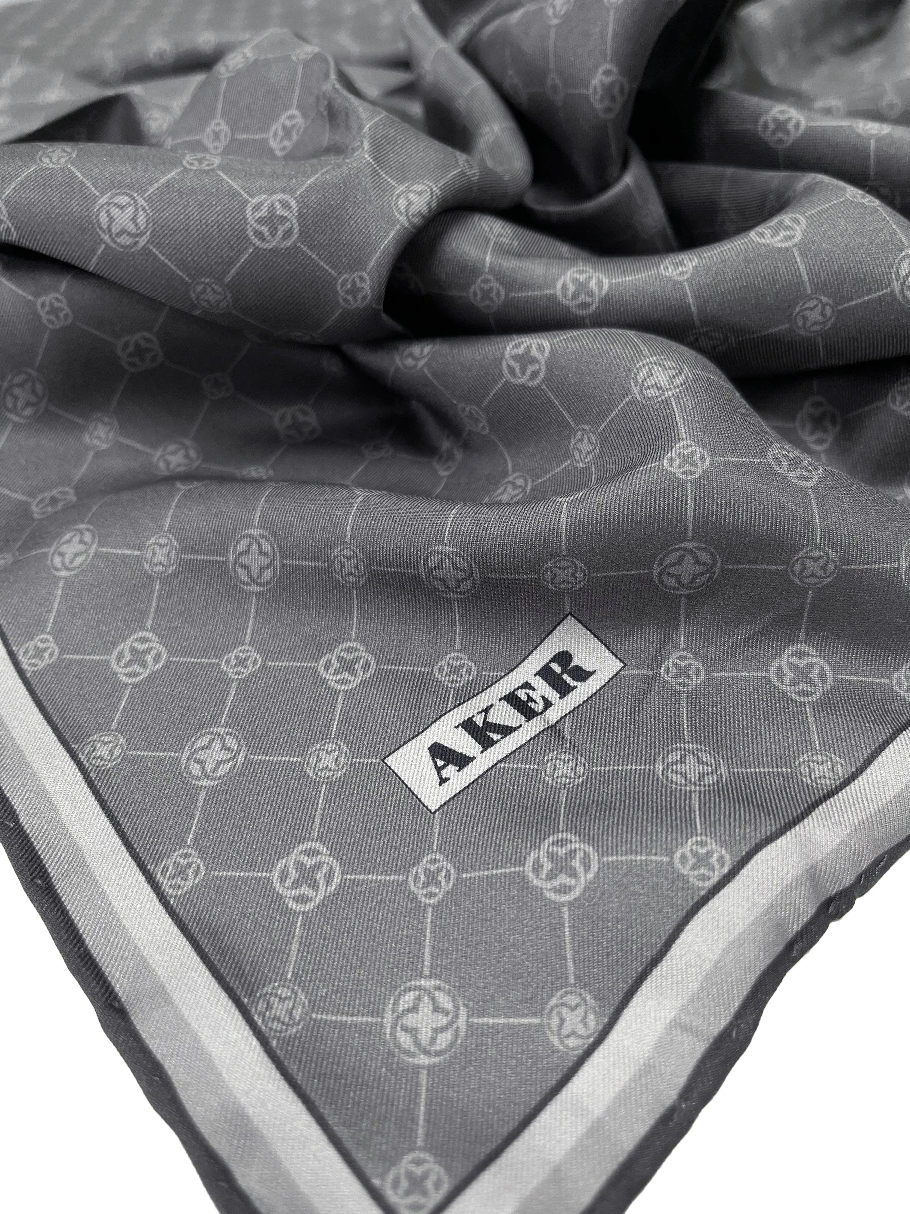 371 Aker Sura İpek Eşarp 8981701