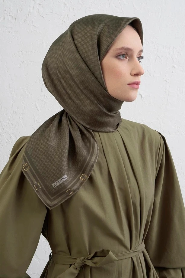 50 Armine Sura İpek Eşarp 9401D