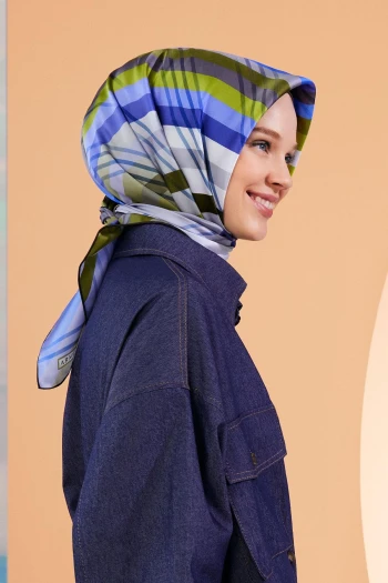 51 Armine Sura İpek Eşarp 9107D