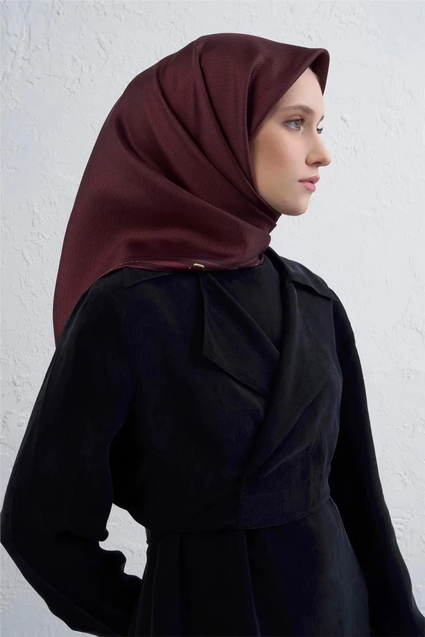 51 Armine Sura İpek Eşarp 9401D