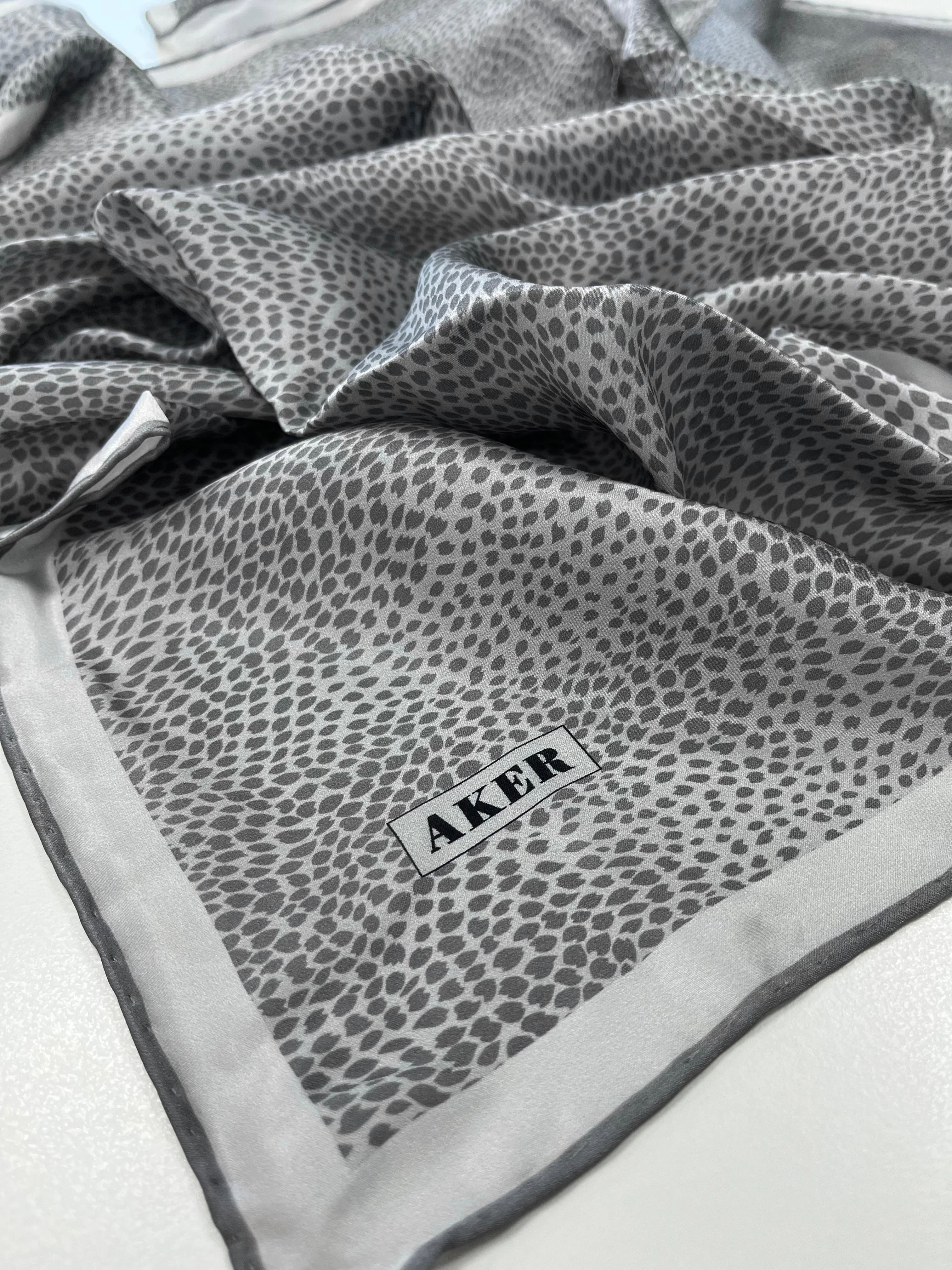 971 Aker Twill İpek Eşarp 8957713