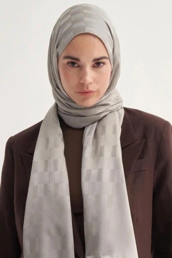 AÇIK GRİ Carell Küpçizgi Jakar İtalyan İpekli Şal