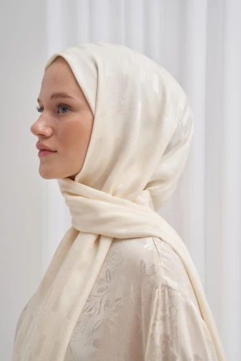 İNCİ Carell Küpçizgi Jakar İtalyan İpekli Şal