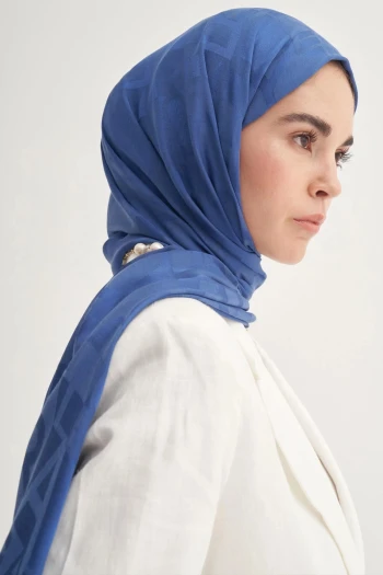 İNDİGO Carell Yazı Desen Jakar İtalyan İpekli Şal