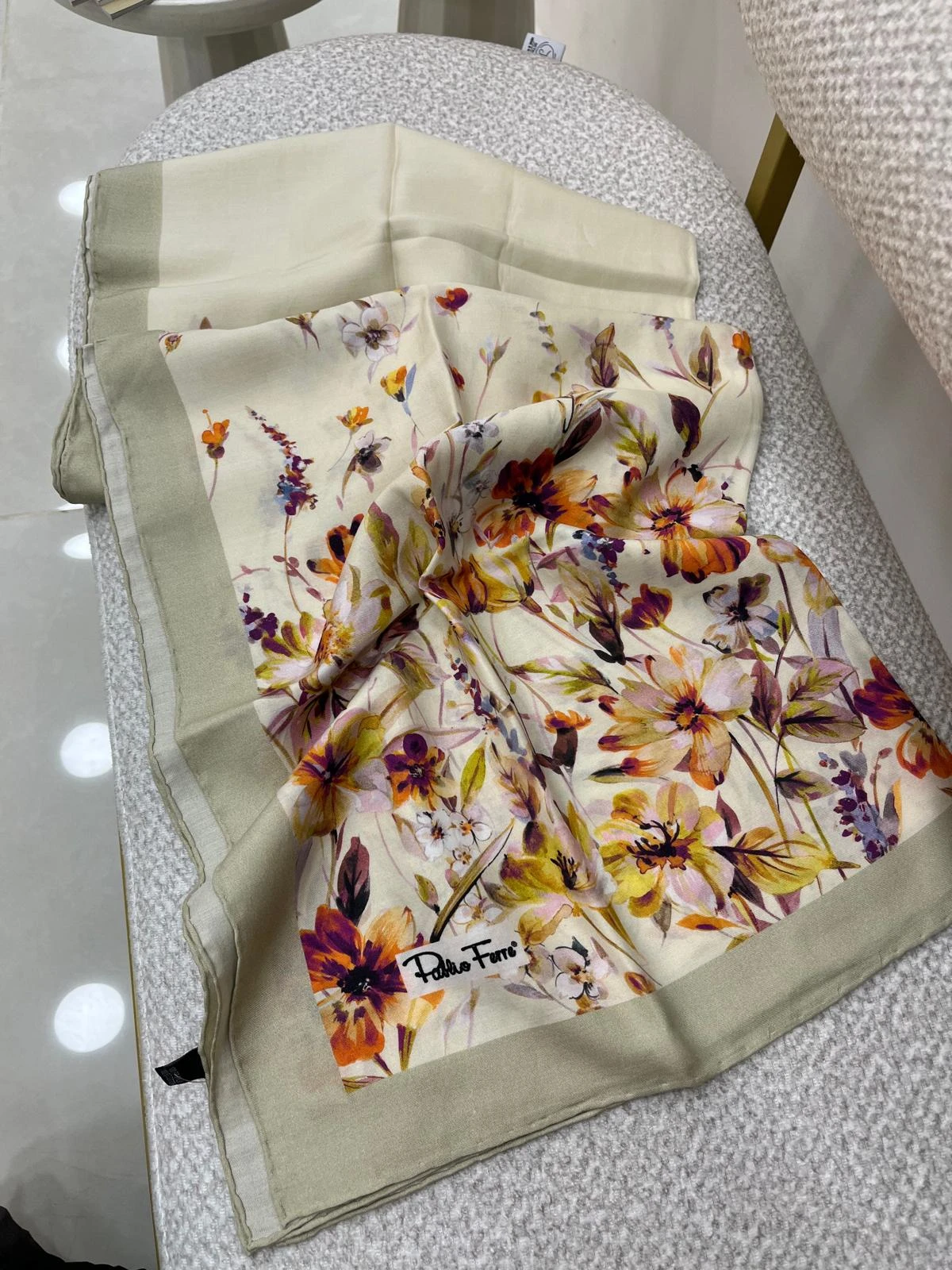 Natural Bej Pablio Ferre Kır Çiçekleri Desen Pamuk İpek Şal