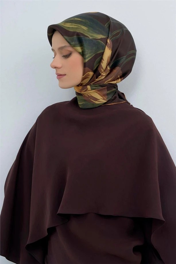 07 Armine Sura İpek Eşarp 9506D