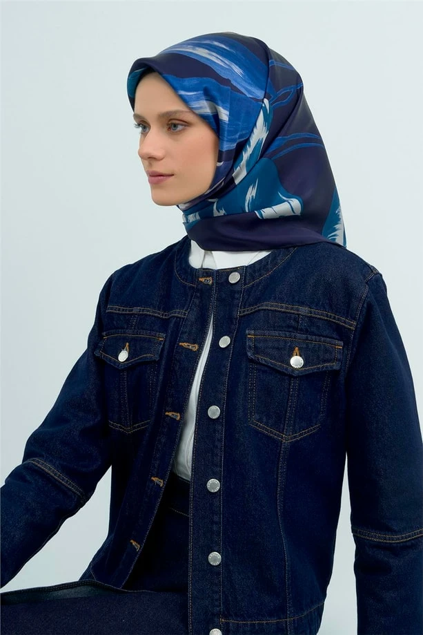 32 Armine Sura İpek Eşarp 9506D