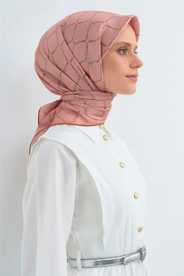 32 Armine Sura İpek Eşarp 9538D