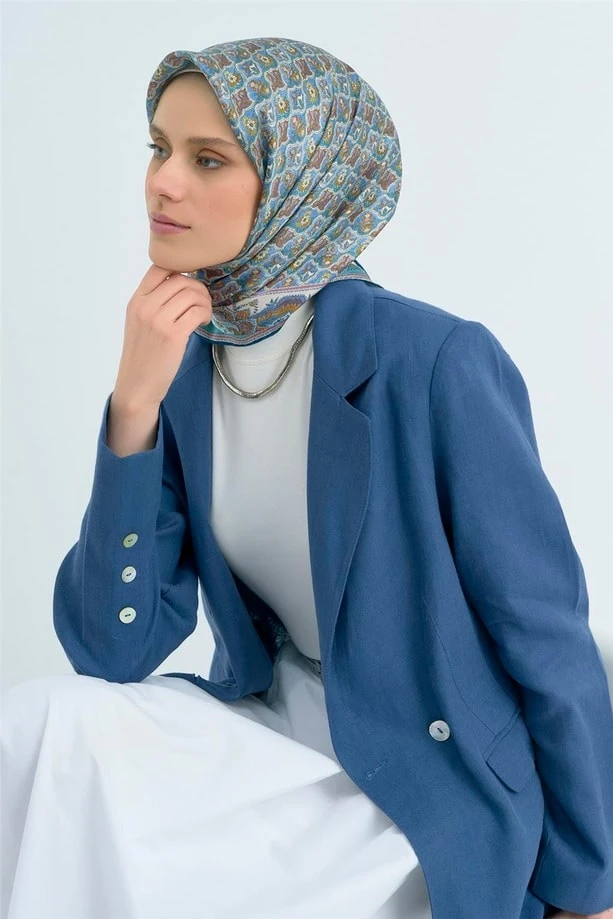 33 Armine Sura İpek Eşarp 9518D