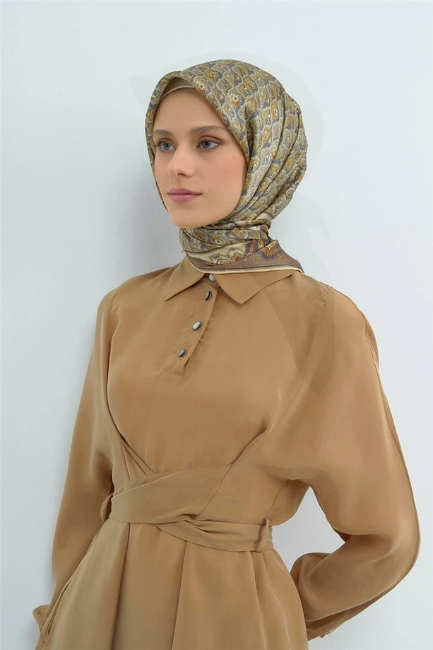 35 Armine Sura İpek Eşarp 9518D