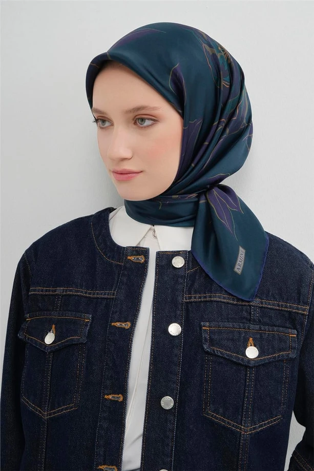 50 Armine Sura İpek Eşarp 9509D
