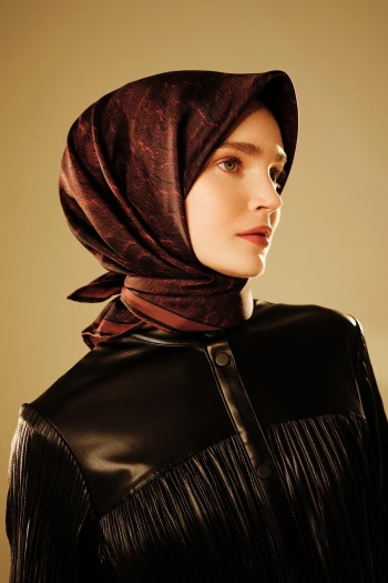 52 Armine Sura İpek Eşarp 9408D