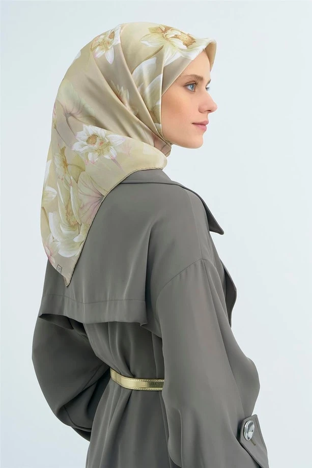 52 Armine Sura İpek Eşarp 9505D