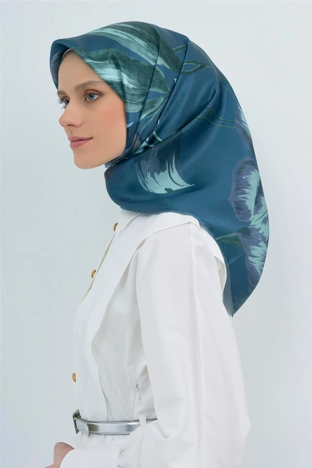 52 Armine Sura İpek Eşarp 9506D