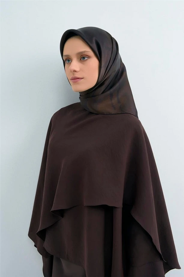 56 Armine Sura İpek Eşarp 9501D