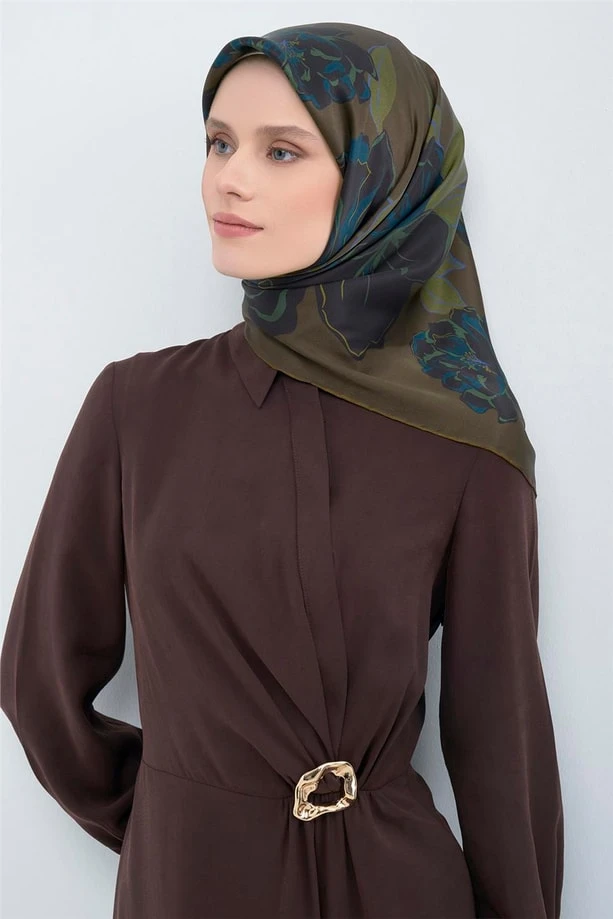 56 Armine Sura İpek Eşarp 9509D