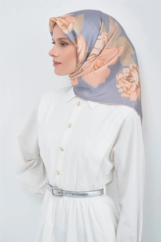 81 Armine Sura İpek Eşarp 9509D