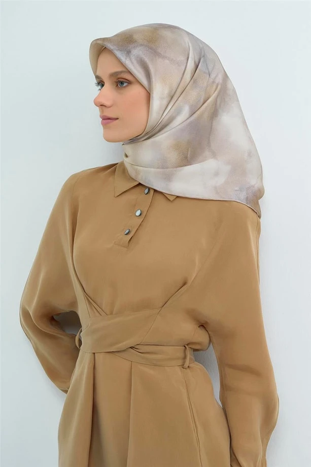 84 Armine Sura İpek Eşarp 9501D