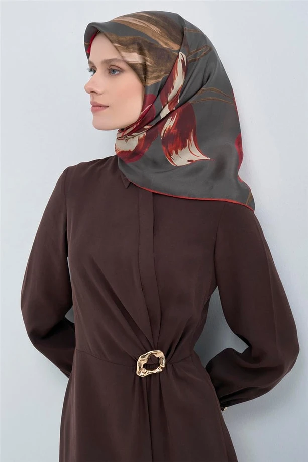 85 Armine Sura İpek Eşarp 9506D