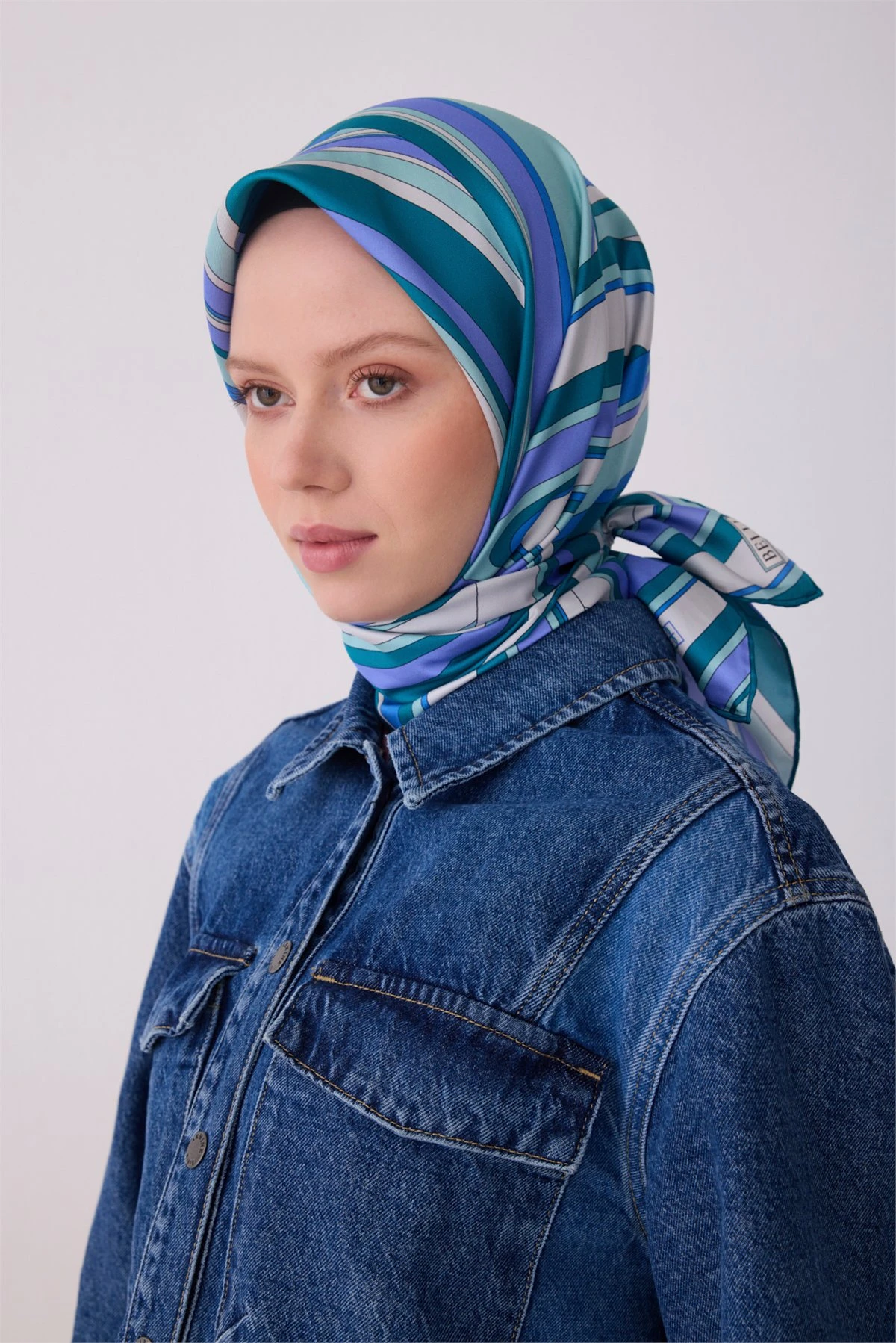 02 Belli Twill İpek Eşarp 4311D