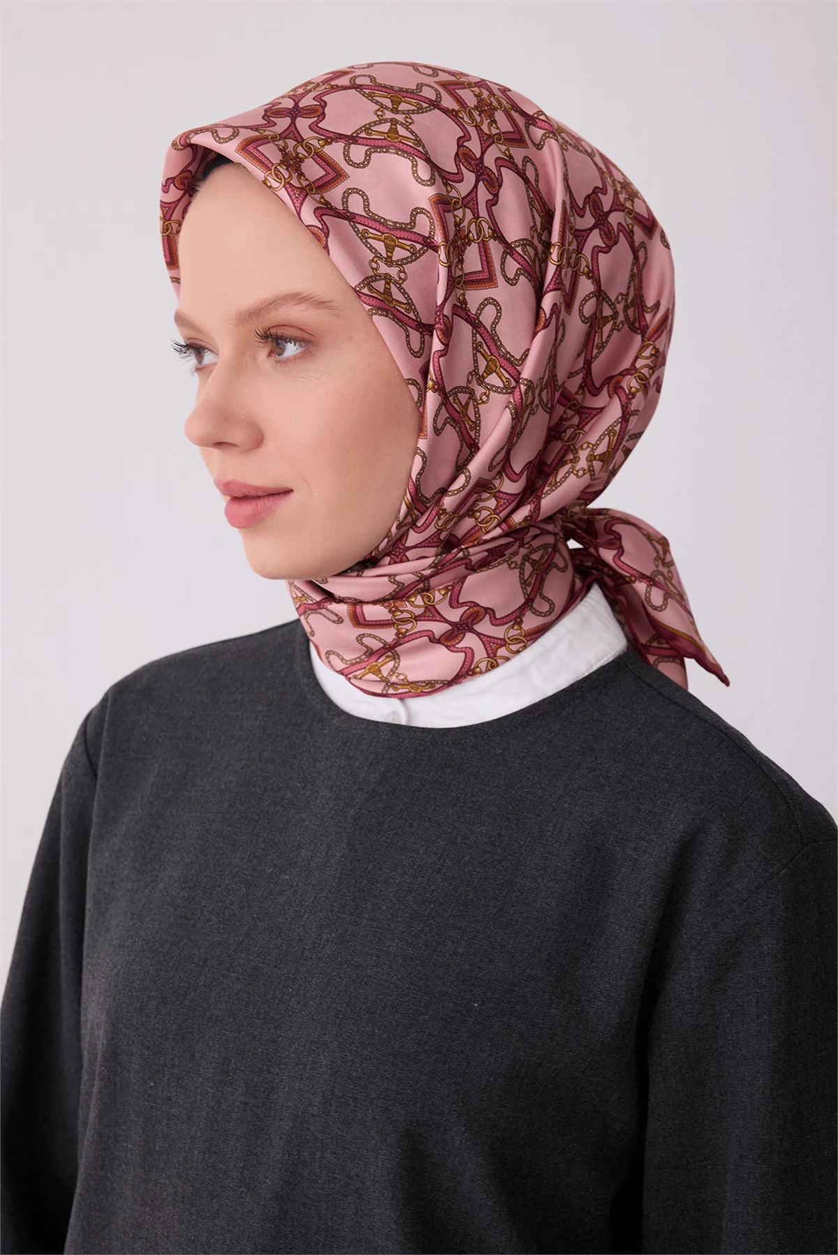 02 Belli Twill İpek Eşarp 4328D