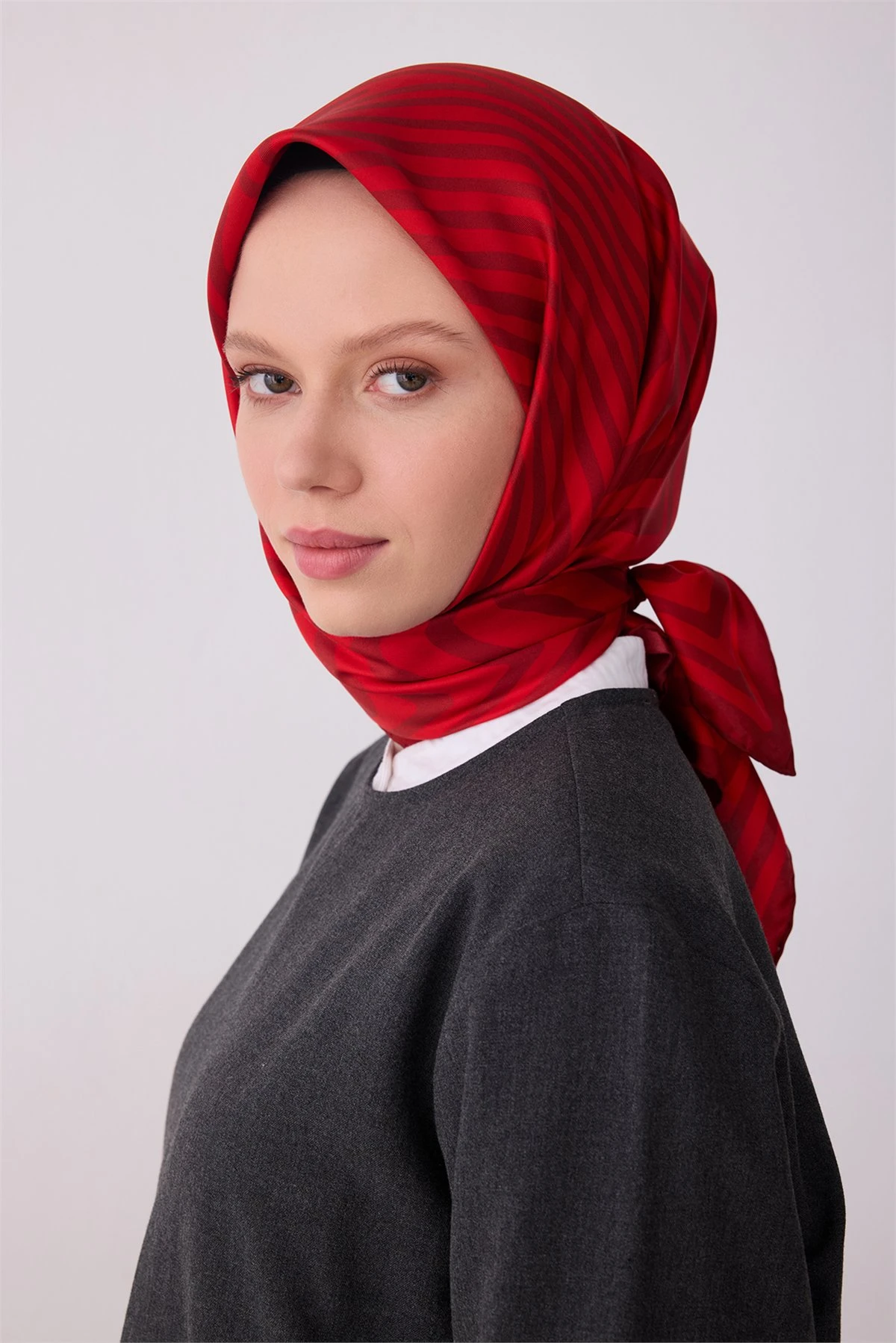 03 Belli Twill İpek Eşarp 4325D