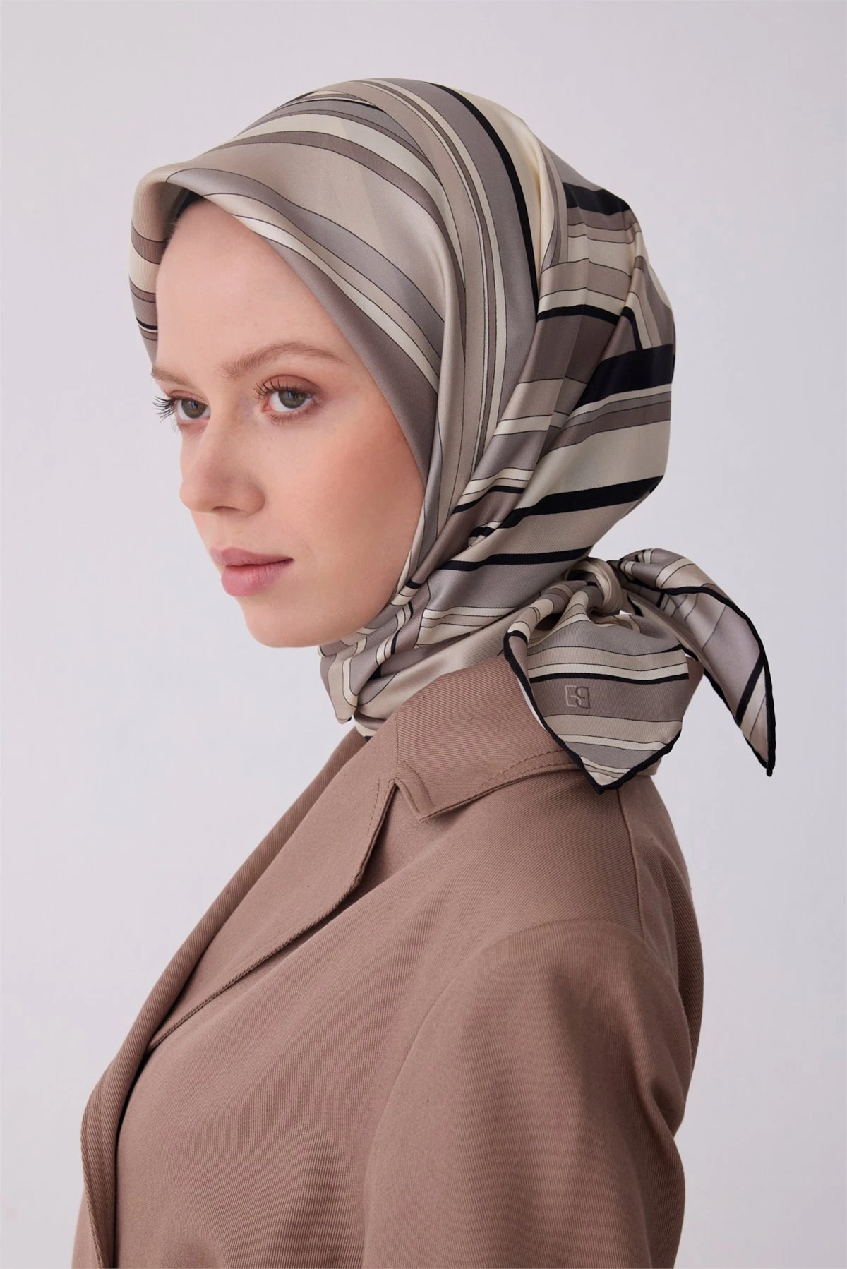 04 Belli Twill İpek Eşarp 4311D