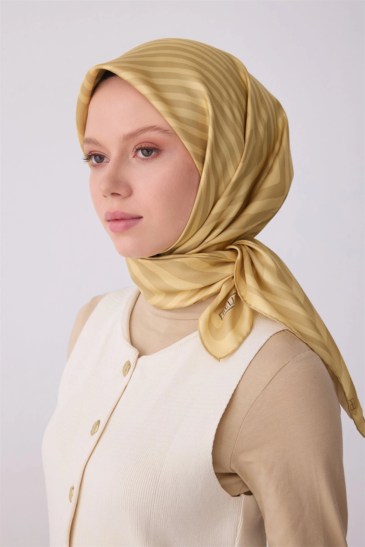 06 Belli Twill İpek Eşarp 4325D