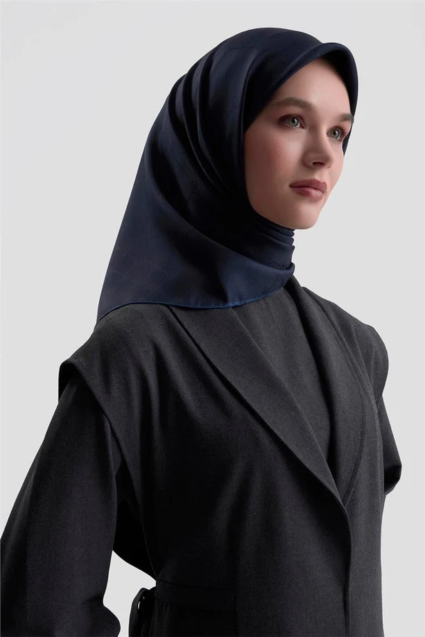 21 Armine Jakar İpek Eşarp 2001D
