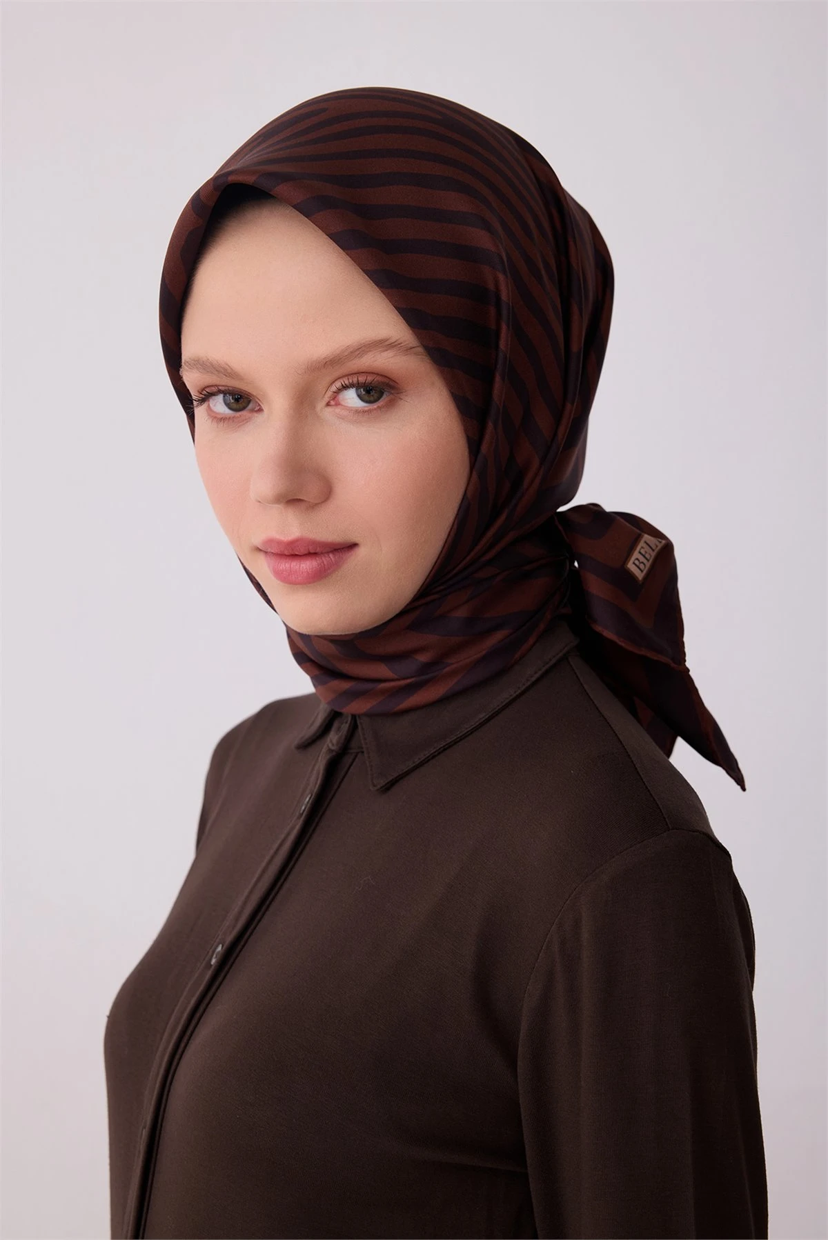 31 Belli Twill İpek Eşarp 4325D