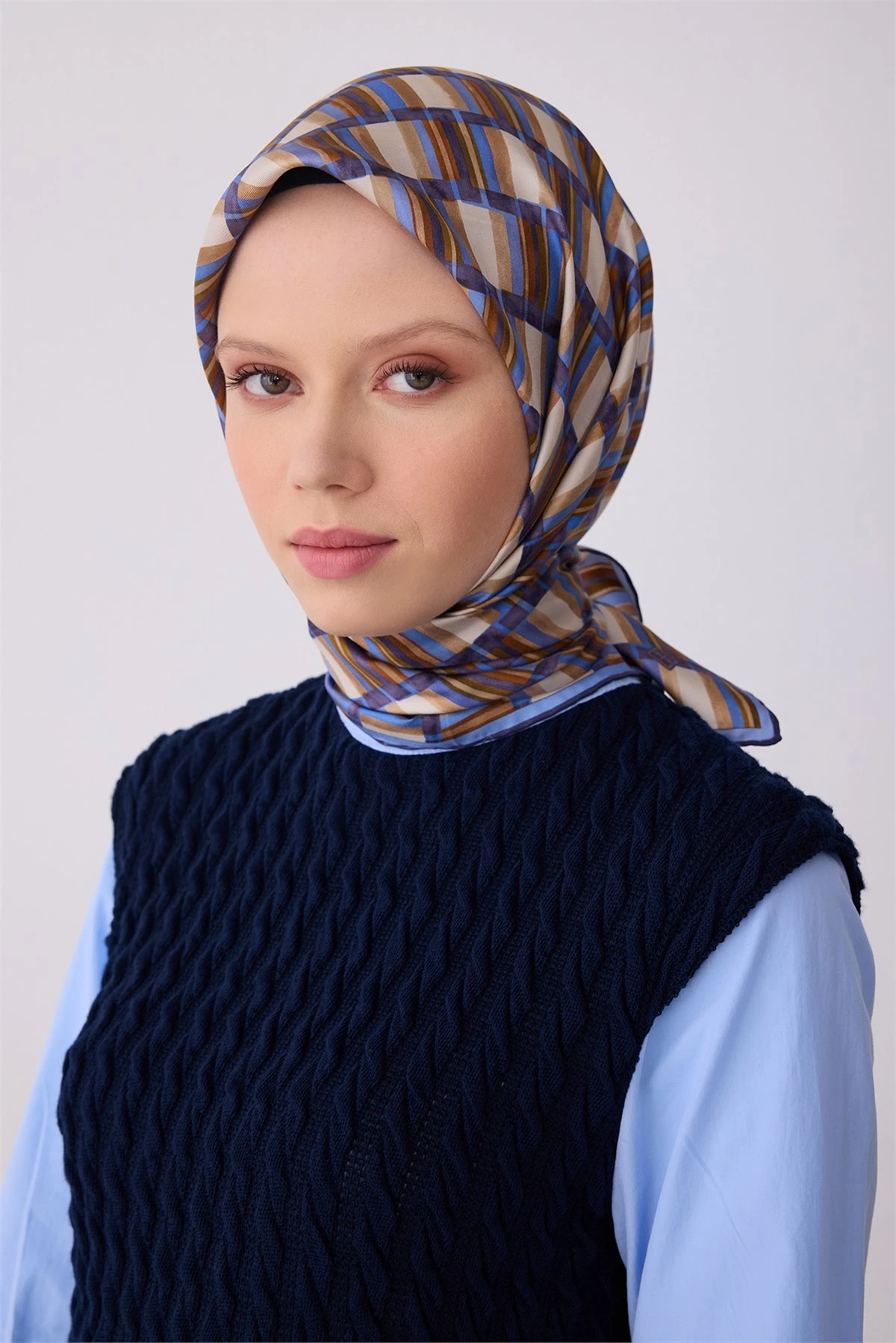 32 Belli Twill İpek Eşarp 4302D