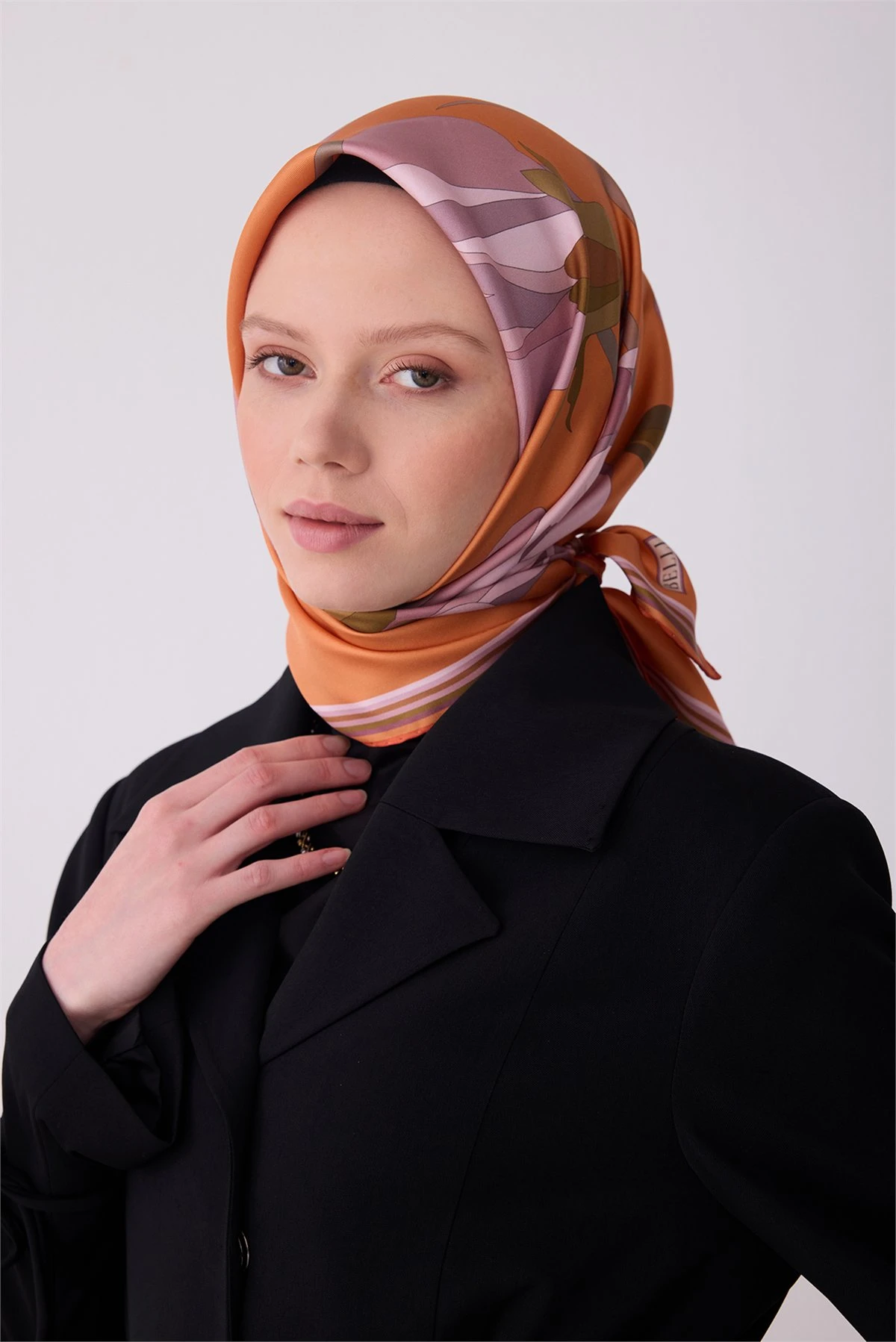 33 Belli Twill İpek Eşarp 4303D